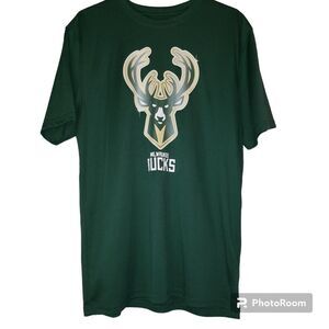 Milwaukee Bucks Giannis Antetokounmpo Jersey T-Shirt Large